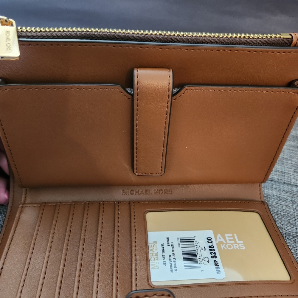 Michael Kors Brown Wristlet Wallet NWOT - Picture 4 of 5
